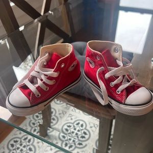 Toddler Converse Chuck Taylor High Tops Size 7